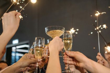 7 Popular Restaurants Open on New Year's Eve and New Year's
