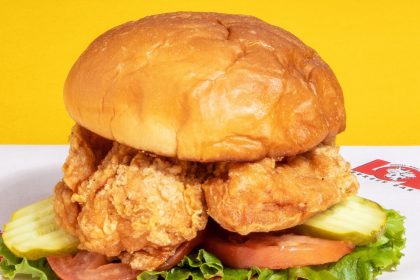 LOL Burger Bar Expanding to Peachtree Corners