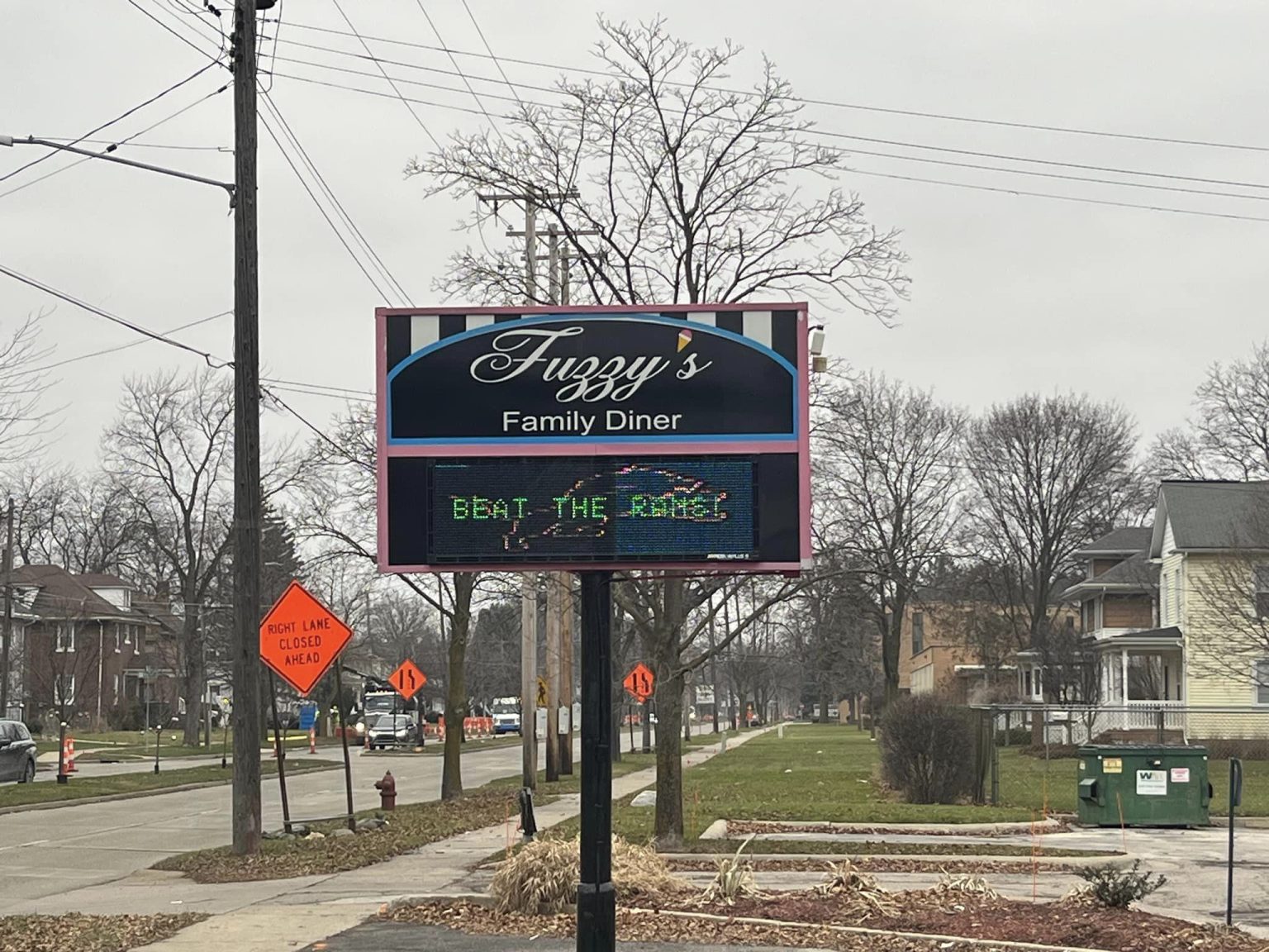 fuzzy's restaurant sign saginaw
