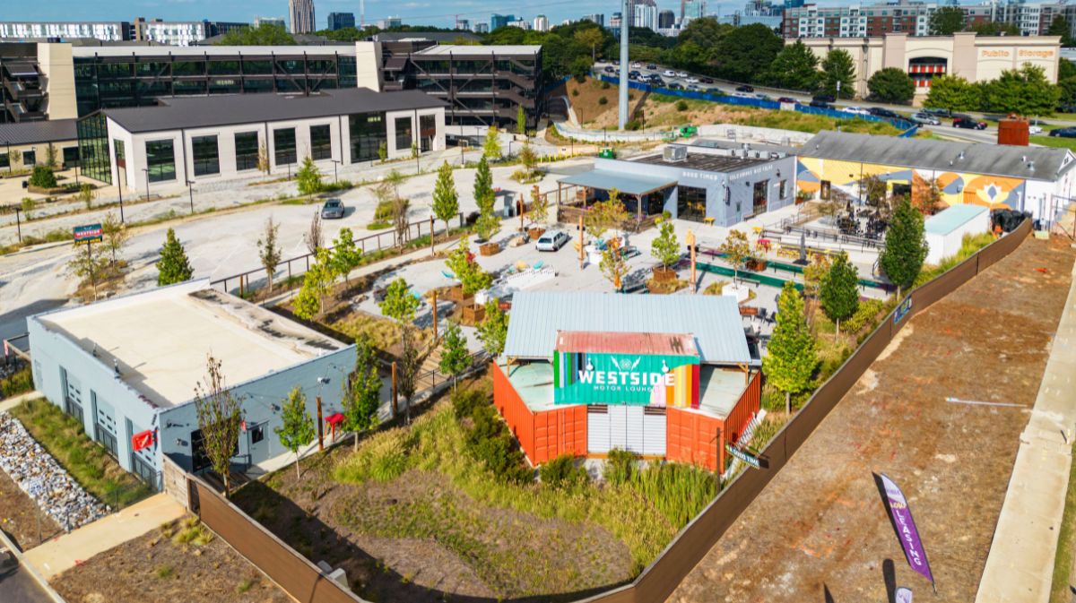 Westside Motor Lounge Hosts Peaches & Strings