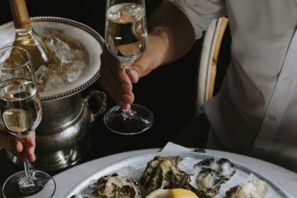 Que Sera Syrah Wine Bar to Debut in June