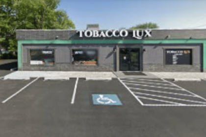 Under Dog Coffee and Bread Brewing into Annandale