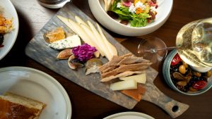 HOUSTON HOSPITALITY VISIONARIES UNVEIL APERITIVO—A SKY-HIGH COCKTAIL ESCAPE IN THE HEART OF EAST RIVER