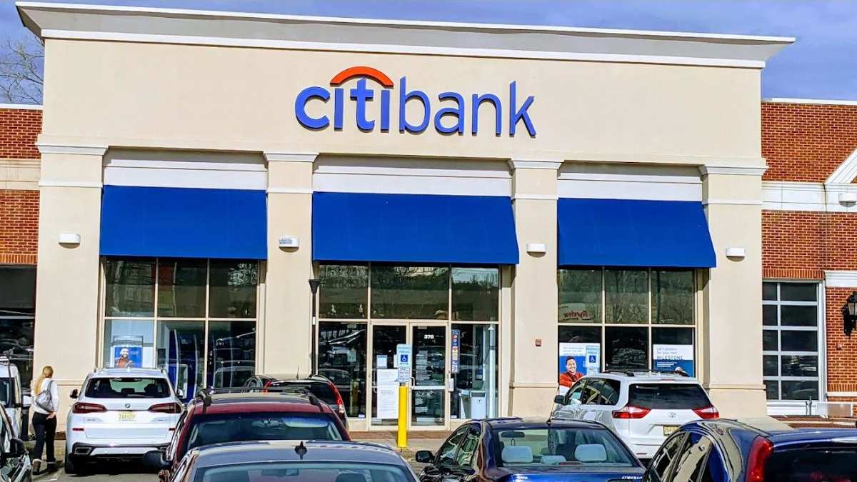 As the regional director in Los Angeles, he will be managing almost 275 branches across Nevada and California.