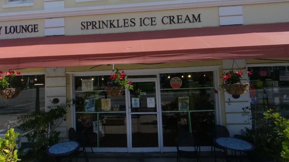 Sprinkles Ice Cream has earned the admiration of Palm Beach’s ice cream lovers for its 32+ flavors.