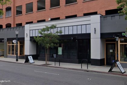 Thaim to Replace Dirt Dog in Old Pasadena