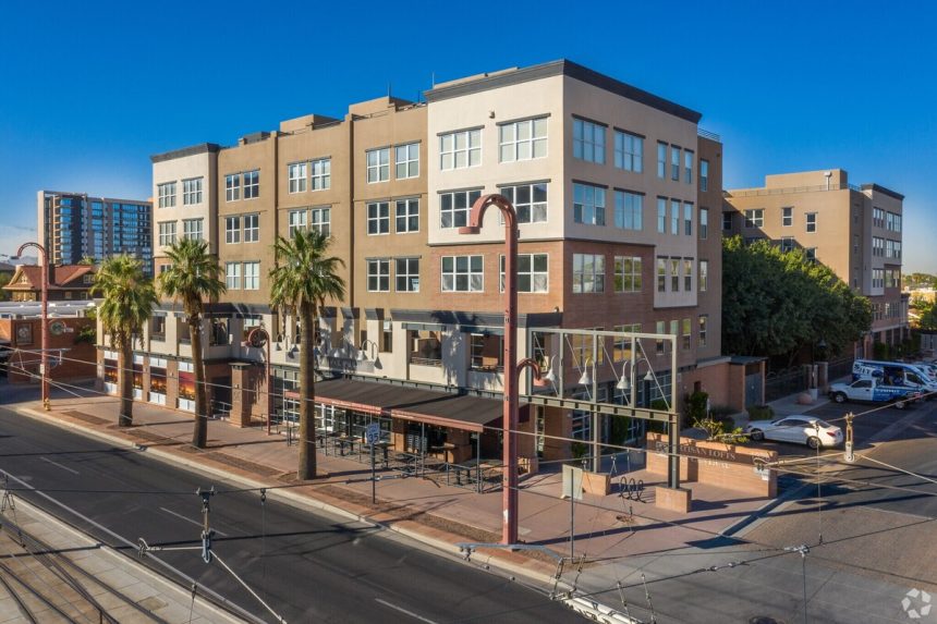 Golden Oak Barbecue & Taproom to Debut in Downtown Phoenix