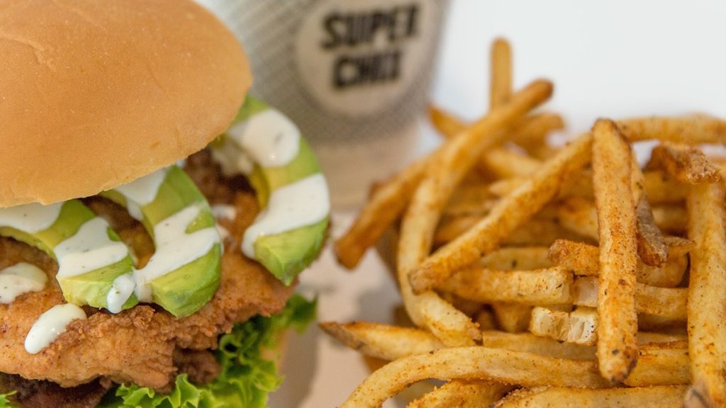 Super Chix Tukwila to hold grand opening soon