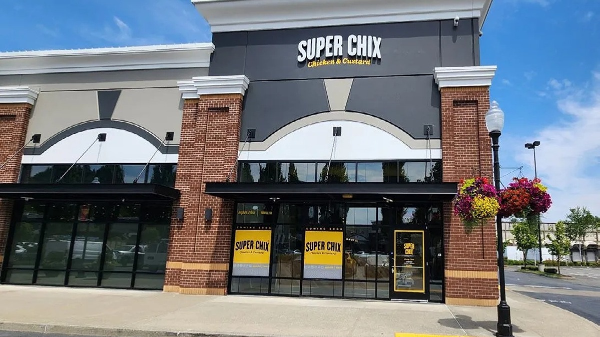 Super Chix Tukwila to hold grand opening soon