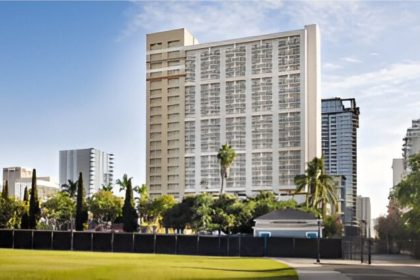 The 334-room hotel will come to the neighborhood by taking over the previous ‘Little Italy Hotel.’