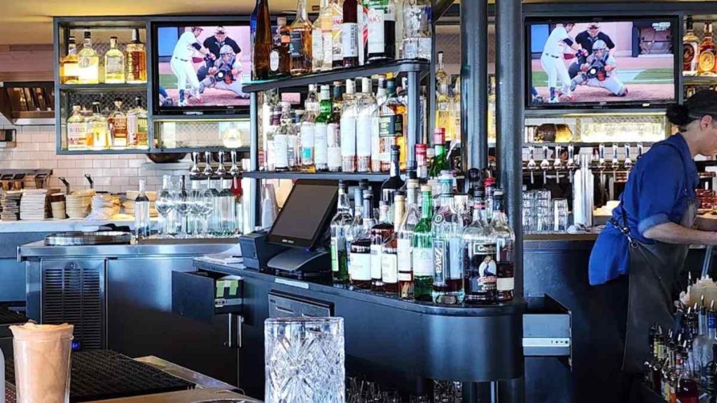 San Francisco’s popular eating establishment at 1300 Battery St, Fog City, closed its doors last month.