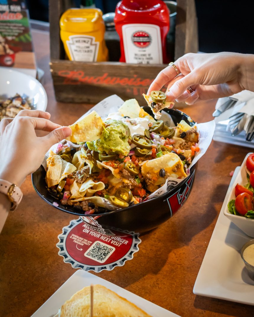 Cold Beers & Cheeseburgers to Open in San Tan Valley