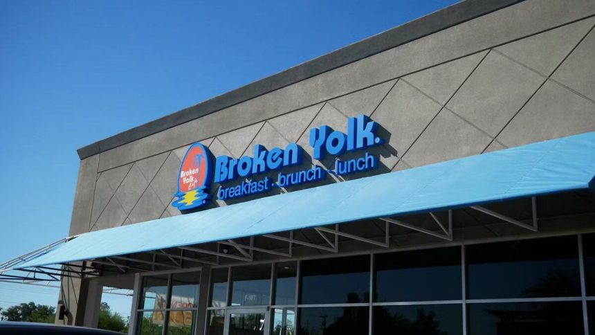 Broken Yolk Cafe Signs 4-Unit Deal for Los Angeles County