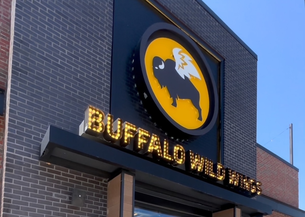 Buffalo Wild Wings Plans Interior Refresh At Conroe Location-1