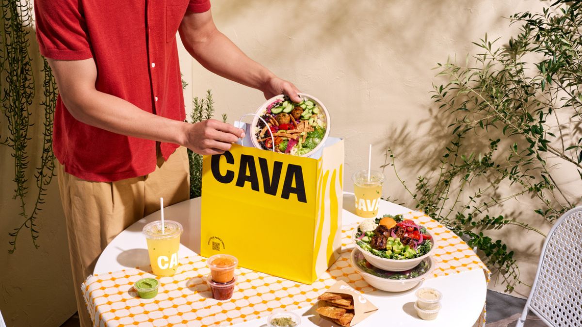 Community Day events at CAVA’s Azusa and Chicago locations included complimentary meals, matched donations, and pre‑opening food distributions.