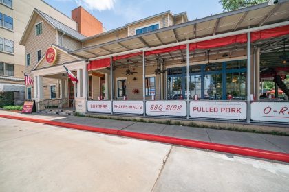 Mia’s Table Is Coming To Bellaire With A Family-Focused Favorite-1