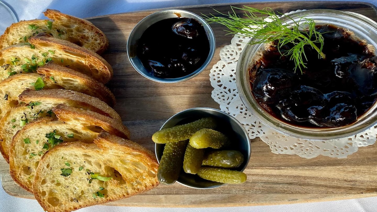 Olea Expands, Adds Private Dining Area