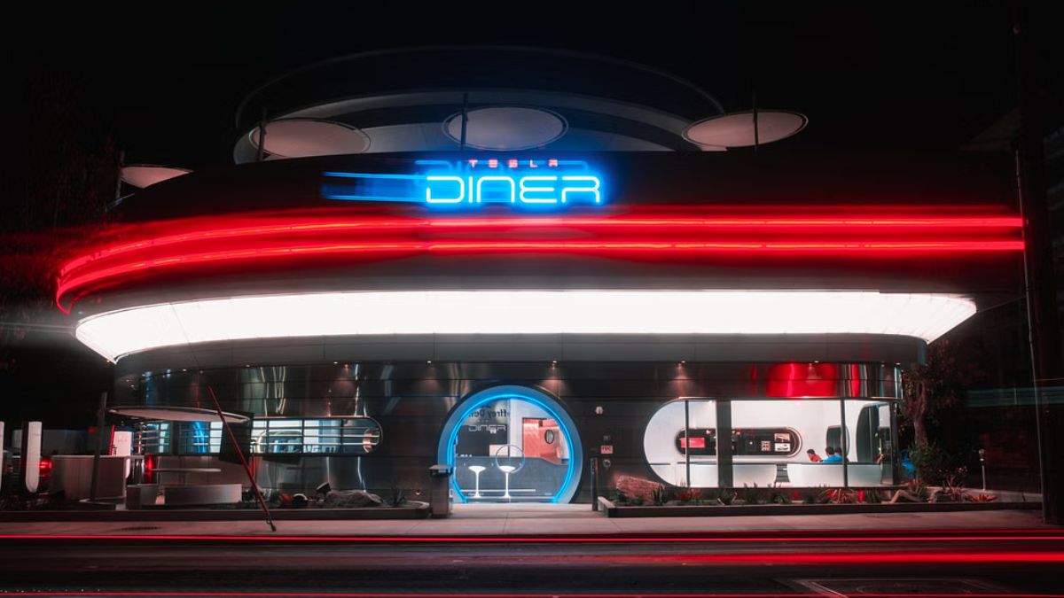 Visitors can enjoy hot dogs, burgers, wings, and hand-spun milkshakes served in Cybertruck-shaped boxes