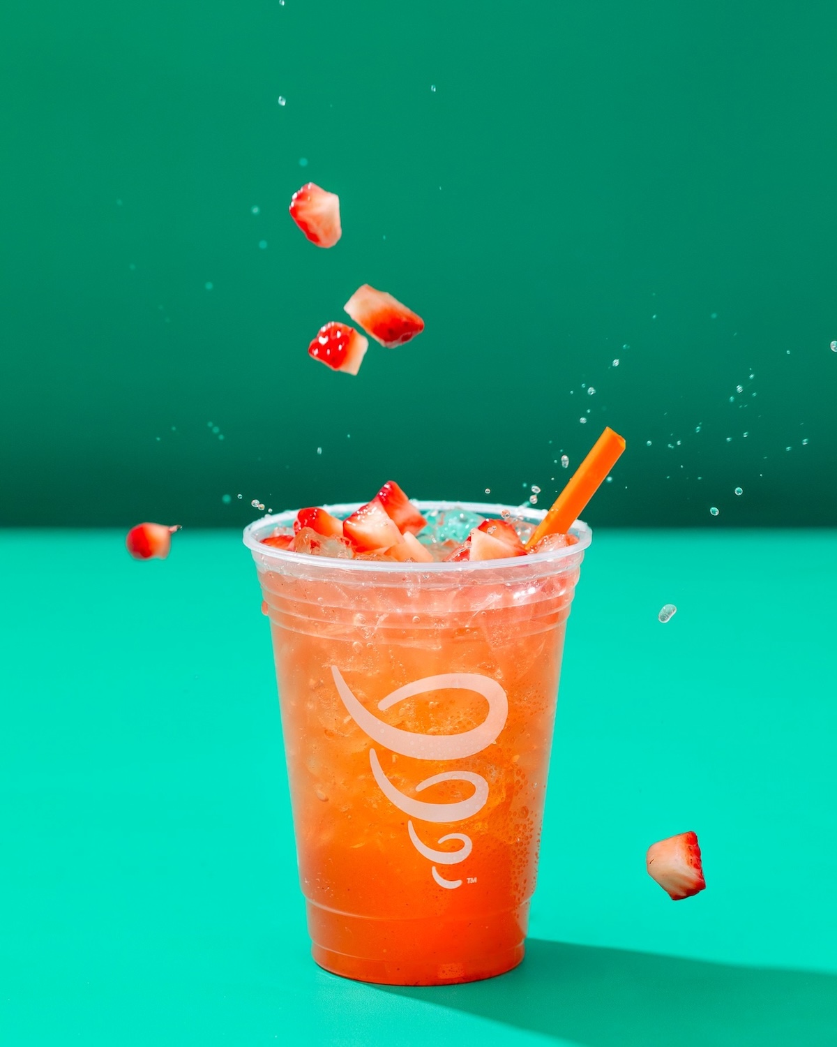 Jamba Juices Up Houston Airport With New Combo Spot-3