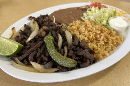 Food served at Mi Trailita Y Mas