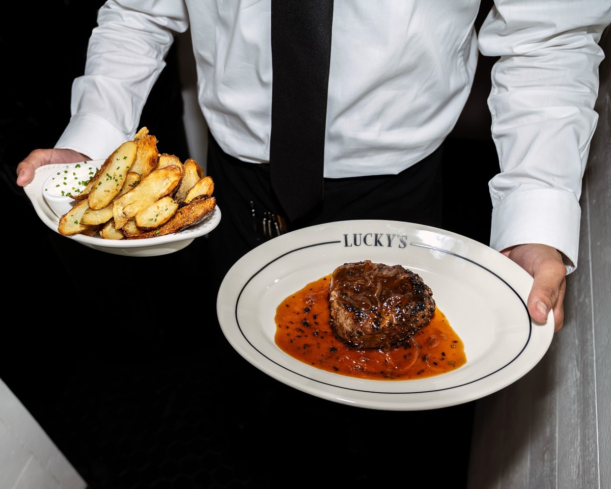 Lucky's Steakhouse Opening First Los Angeles Location