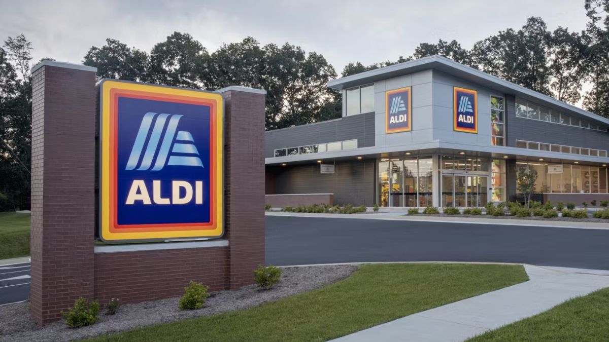 ALDI store front