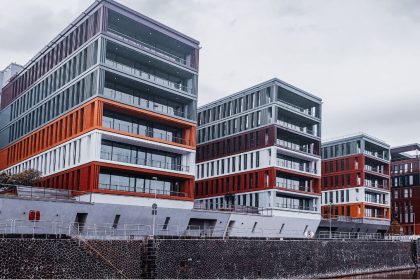 Housing Construction Surges and Slows at the Same Time in August 2025