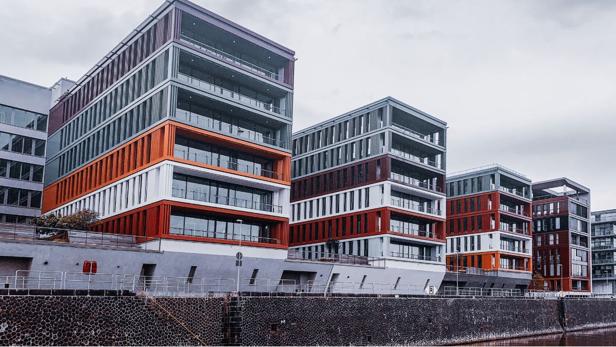 Housing Construction Surges and Slows at the Same Time in August 2025