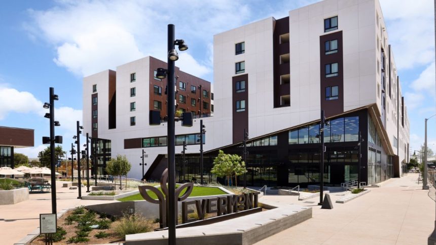 Vista apartments at Evermont