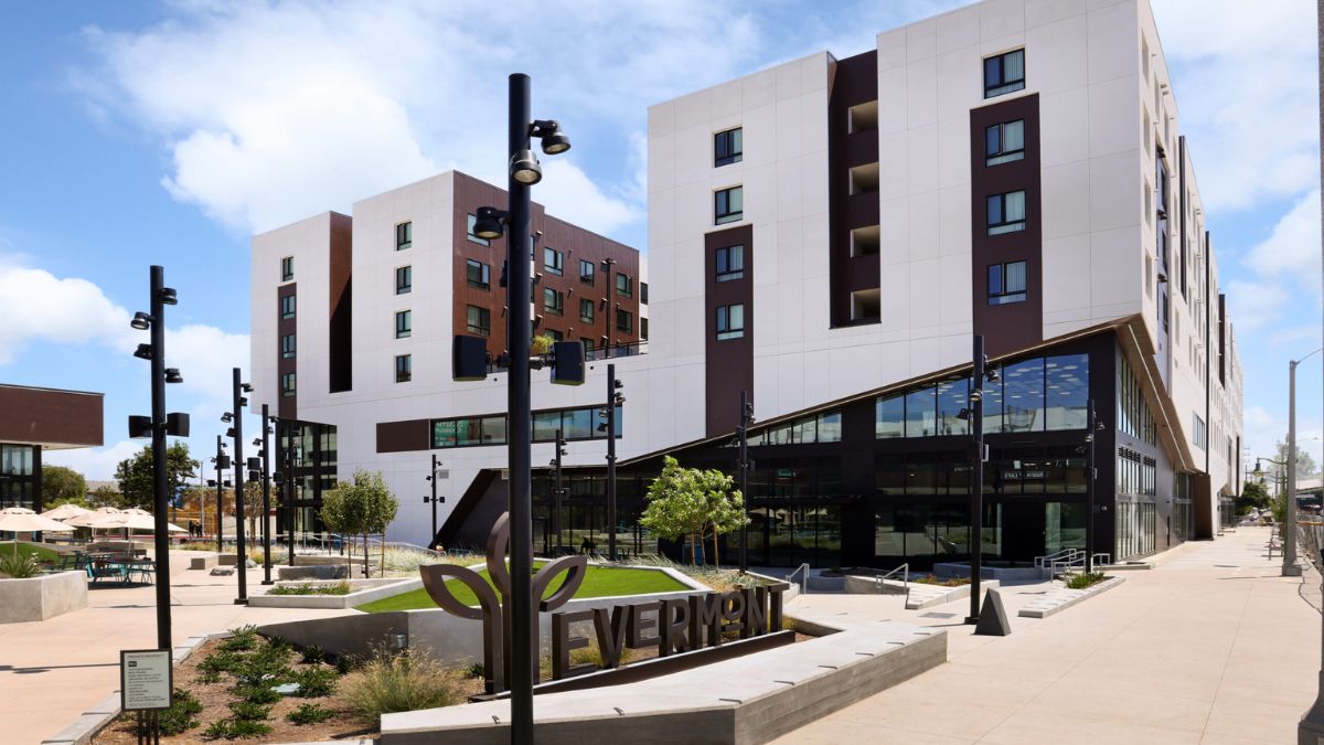 Vista apartments at Evermont