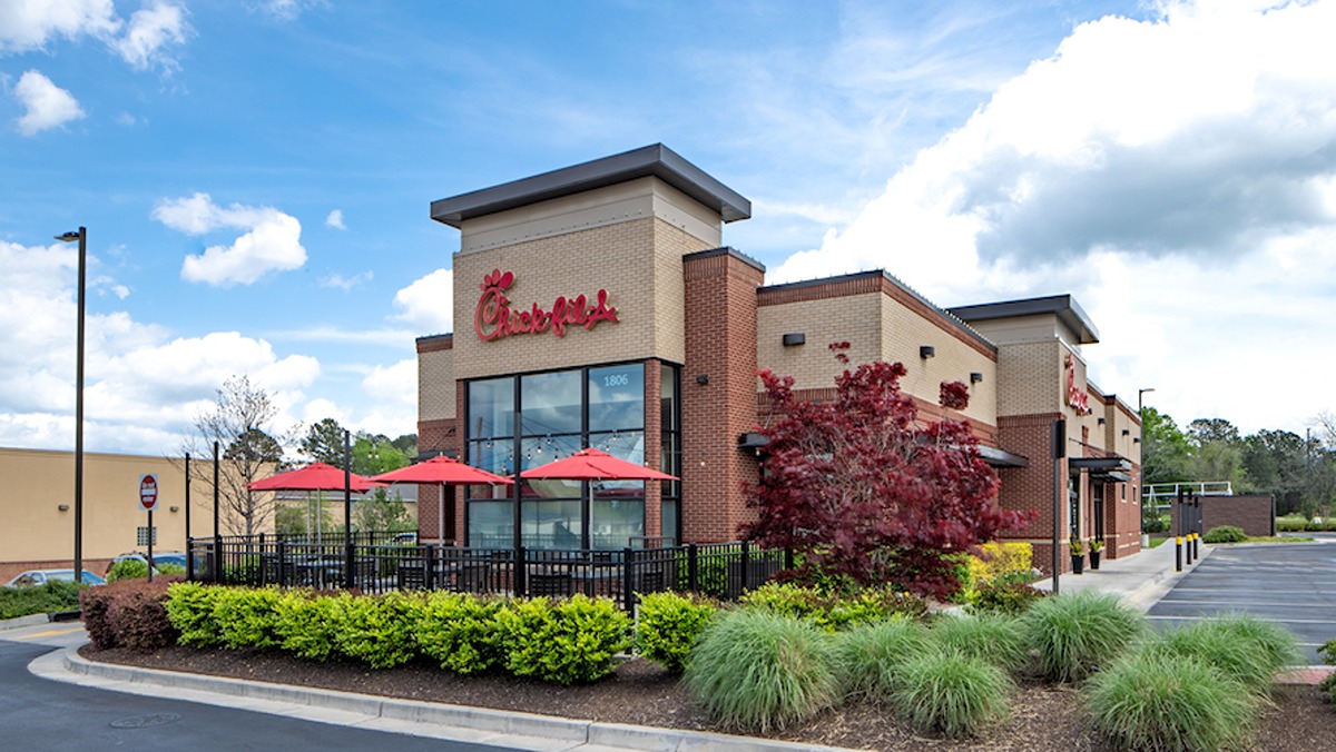Chick-fil-A opens new location in Forest Hills
