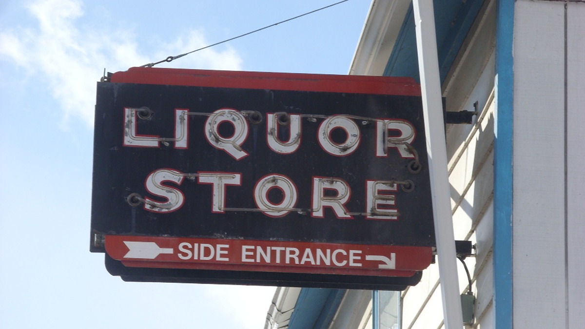 New report links heavy drinking to increased liquor store density in NYC