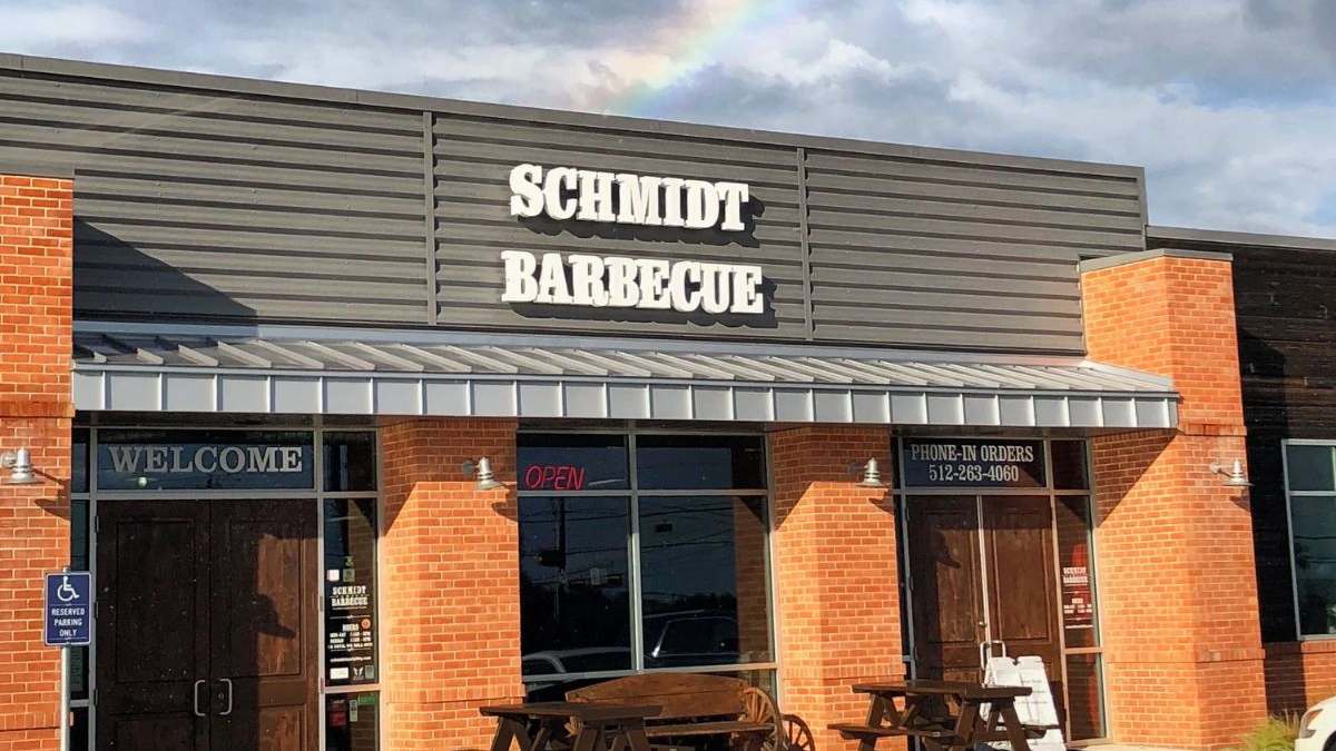 Schmidt Family Barbecue’s Bee Cave location is heading for a closure after 12 years on October 4, 2025.