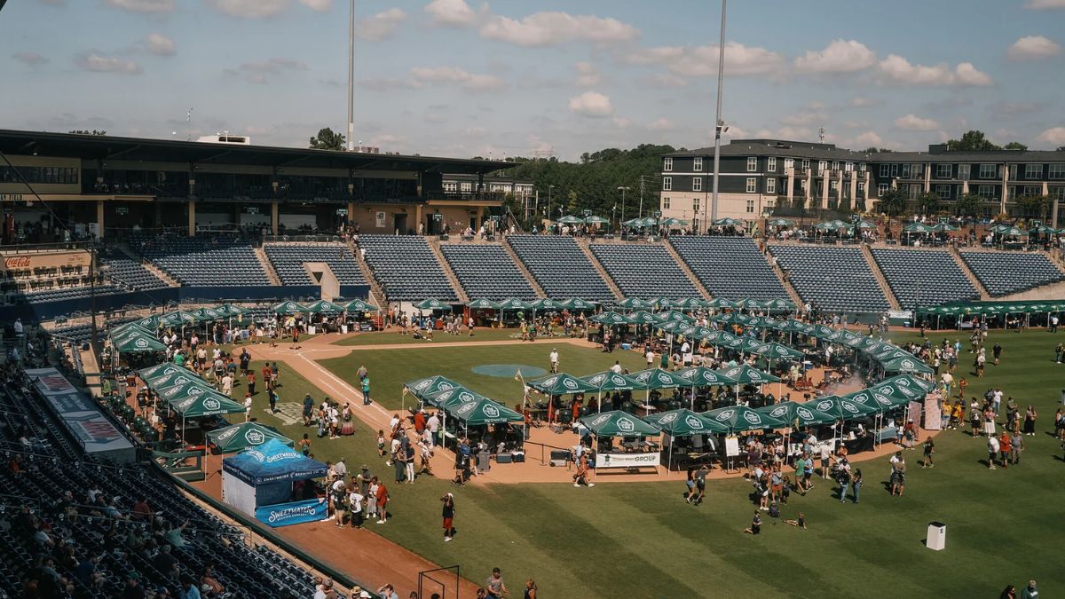 Over 200 EGG fans from around the world come together to cook