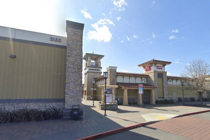 Dumpling Haus Arriving at the San Francisco Premium Outlets