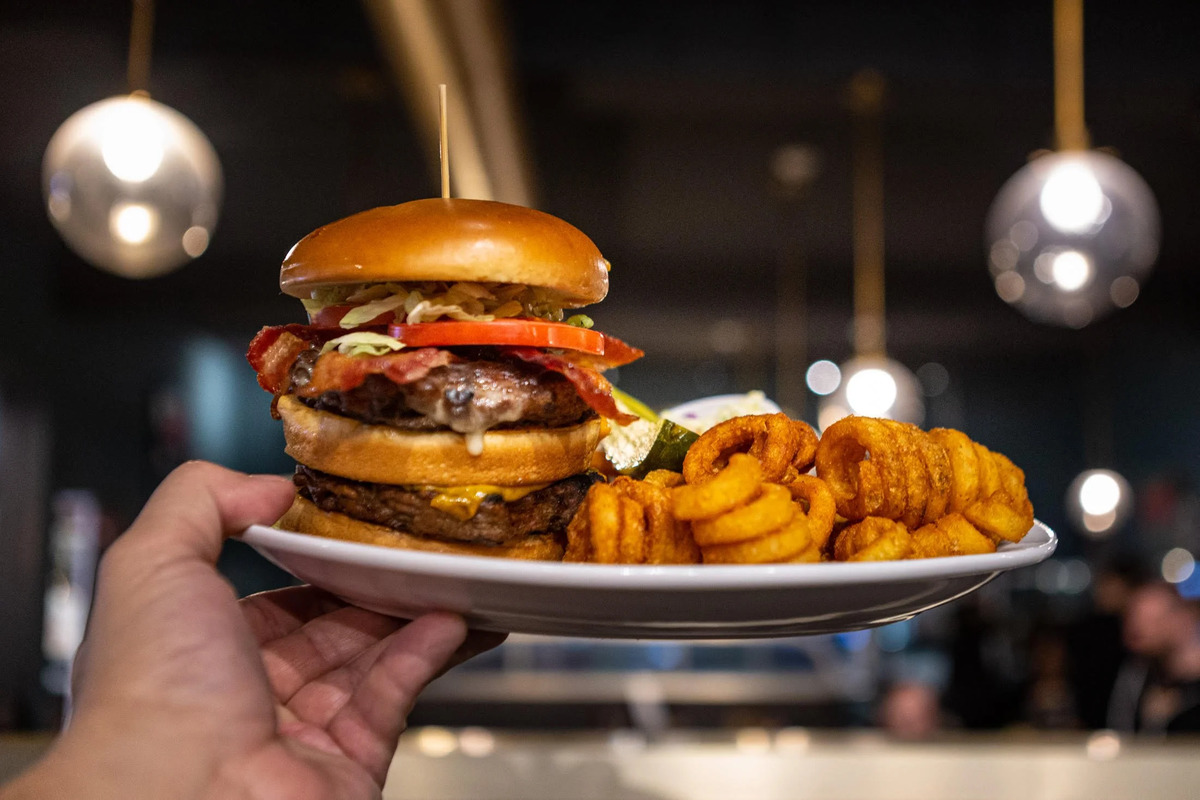 Zak’s Diner Replacing D’Arcy McGee’s at Ottawa International Airport