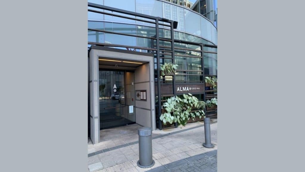 Entrance of Alma Cocina, a sophisticated food establishment