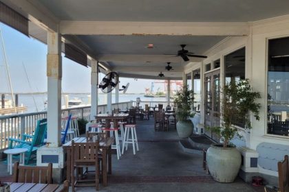 Brett’s Waterway Café in Fernandina Beach will close its doors on October 4 after 41 years of operations.