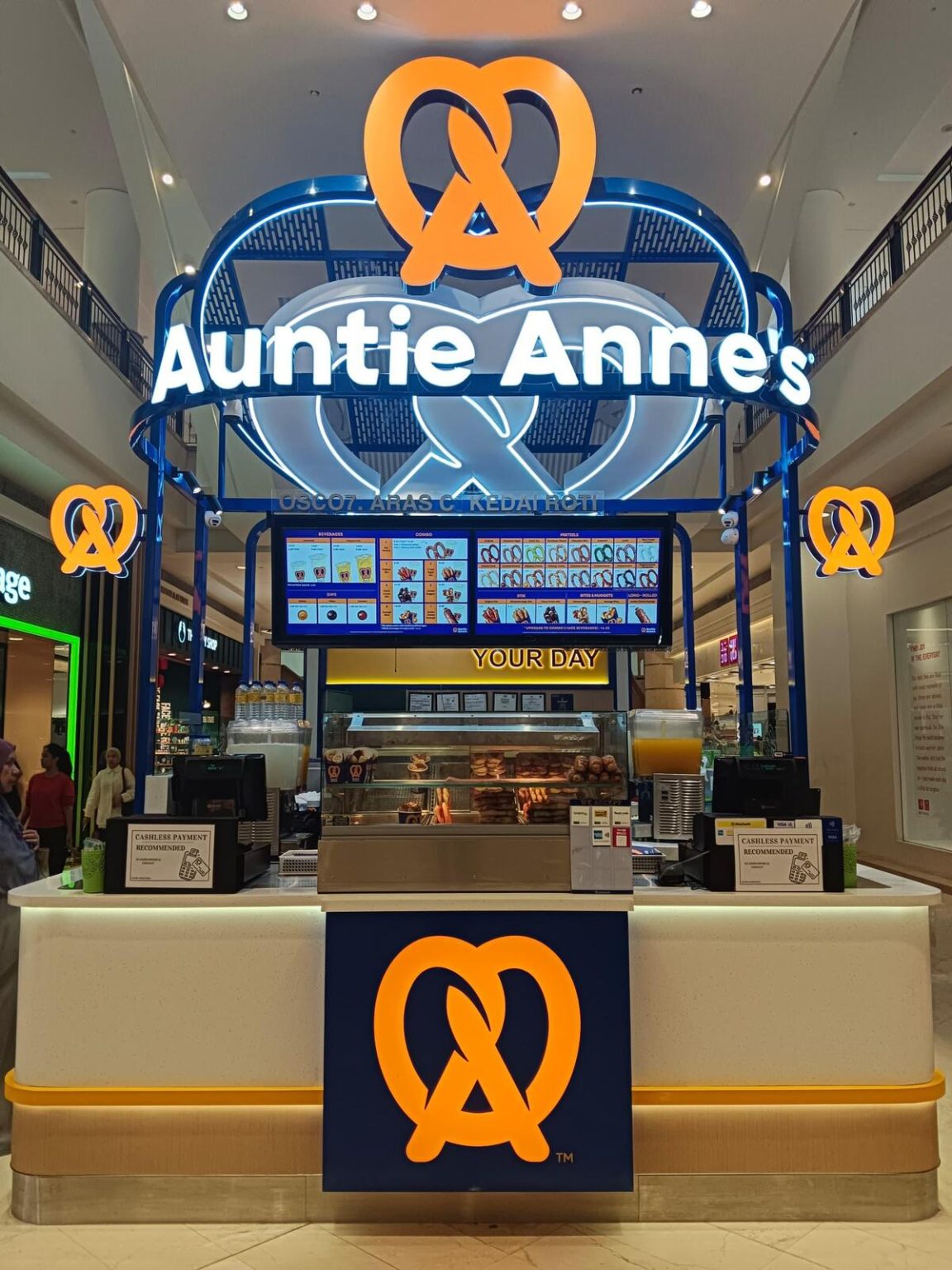 Love is the Catalyst for the Opening of A New Auntie Anne’s in Houston