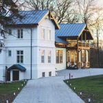 The prices of luxury homes hit the $1.26 million mark in September.