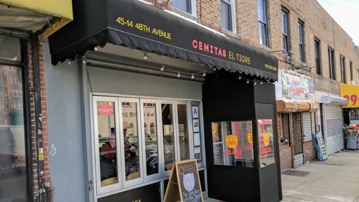 Known for its 10-layer cemita sandwich and hearty portions