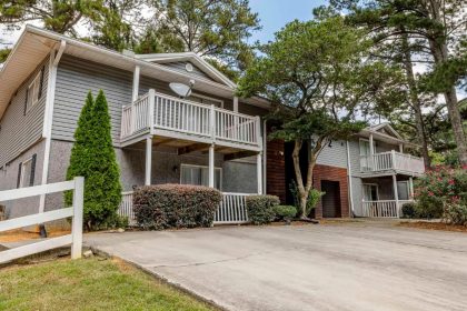 The purchase is part of its Greenwood Star Income and Growth Trust (GSREIT).