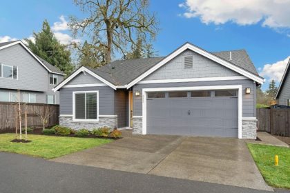 Down payment reached a record $70,000 due to affluent buyers.