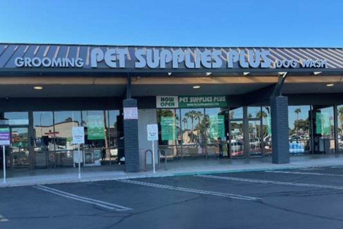 Local Couple Opens Pet Supplies Plus in Phoenix with Grand Opening Celebration November 1–2