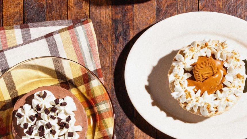 Crumbl Cookies goes full-pie for Thanksgiving Week with its limited-edition Crumbl Pies in seven flavors. 