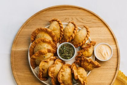 Empanadas de Mendoza Preparing to Feed Reston