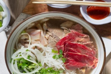 Pho OneV Expanding to Lake Forest