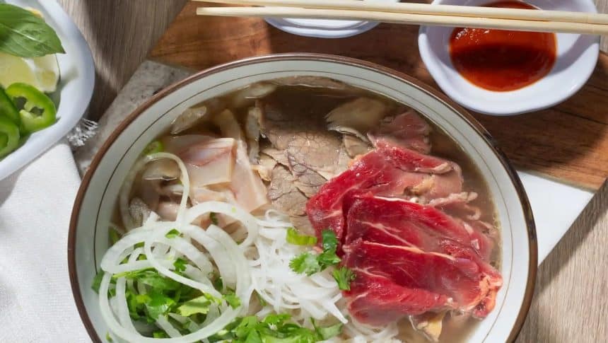 Pho OneV Expanding to Lake Forest