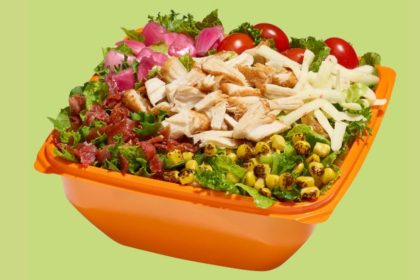 The Slow-Roasted Pulled Chicken is infused with juicy flavors and delivers high-quality protein to healthy food lovers.