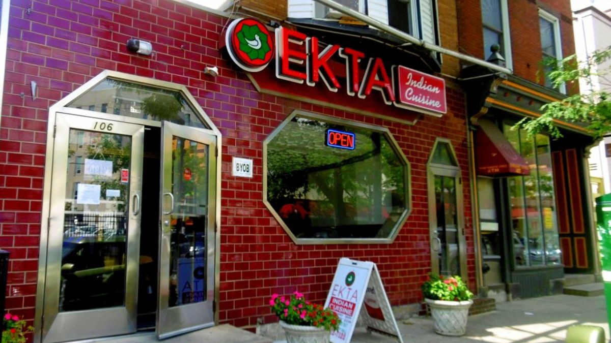 Philadelphia Department of Health conducted a health inspection at Ekta Indian Cuisine on November 3